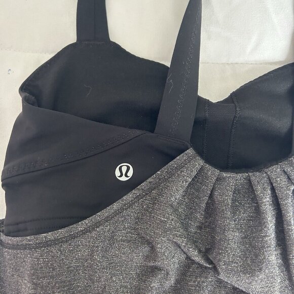 Lululemon Womens 6 Sports Bra Peplum Tank Top Built In Bra Black Gray Yoga - Picture 5 of 6